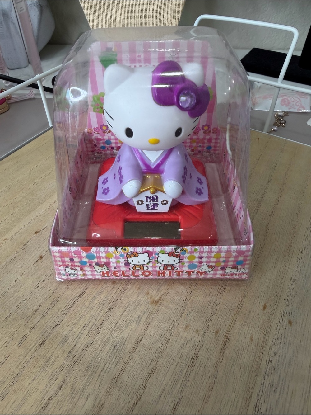 Hello Kitty White & Purple Kimono Solar Figurine